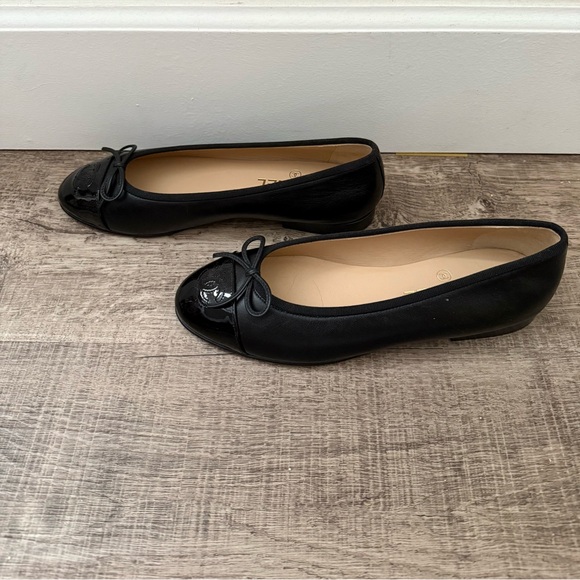 Brand New 100% Authentic CHANEL Classic Black Ballet Flats 38 - Picture 5 of 8